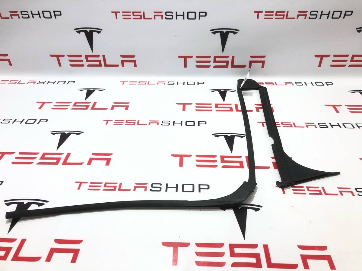 Уплотнитель к Tesla Model X 2019