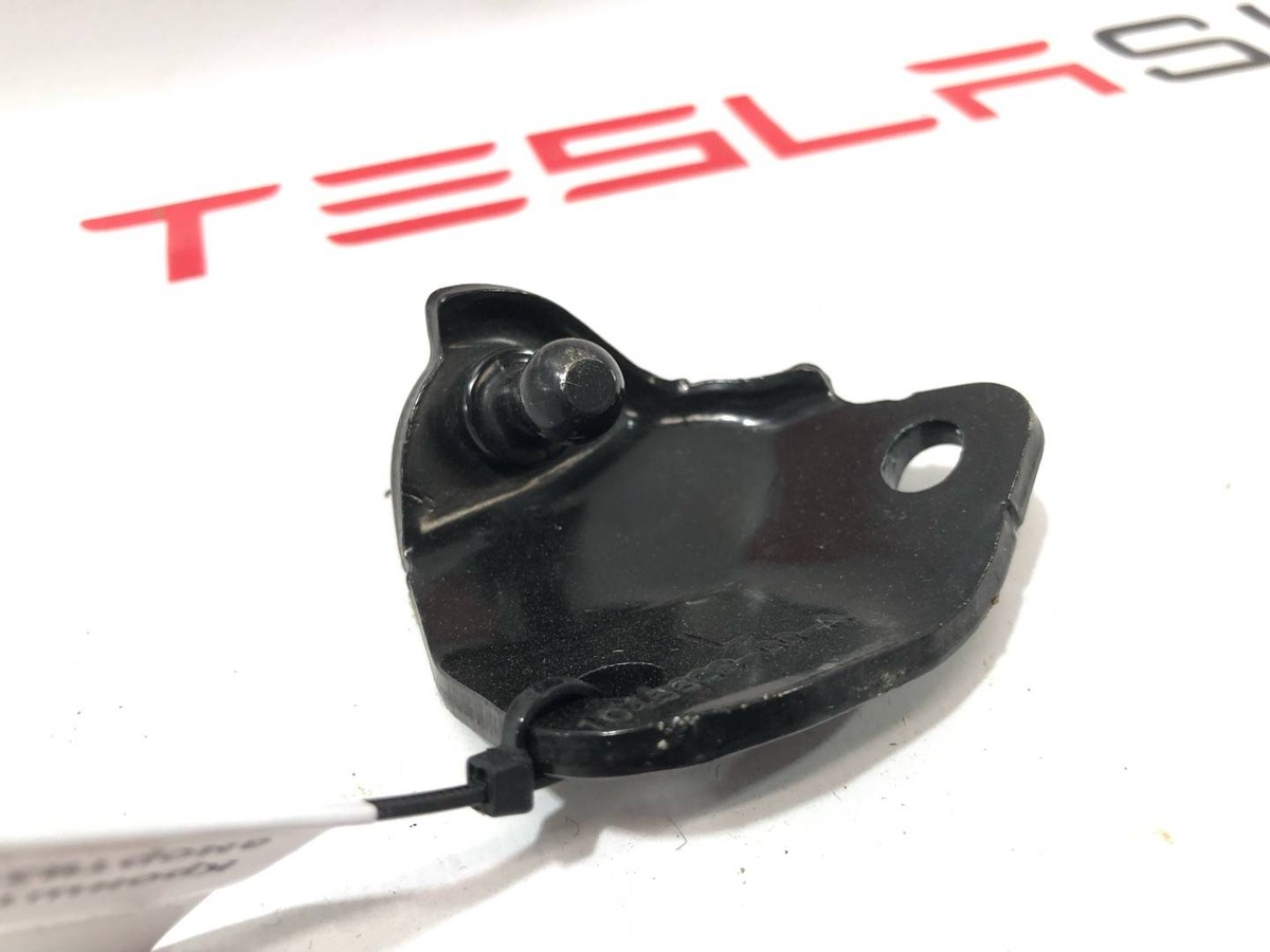 Механизм (прочие) к Tesla Model X 2018
