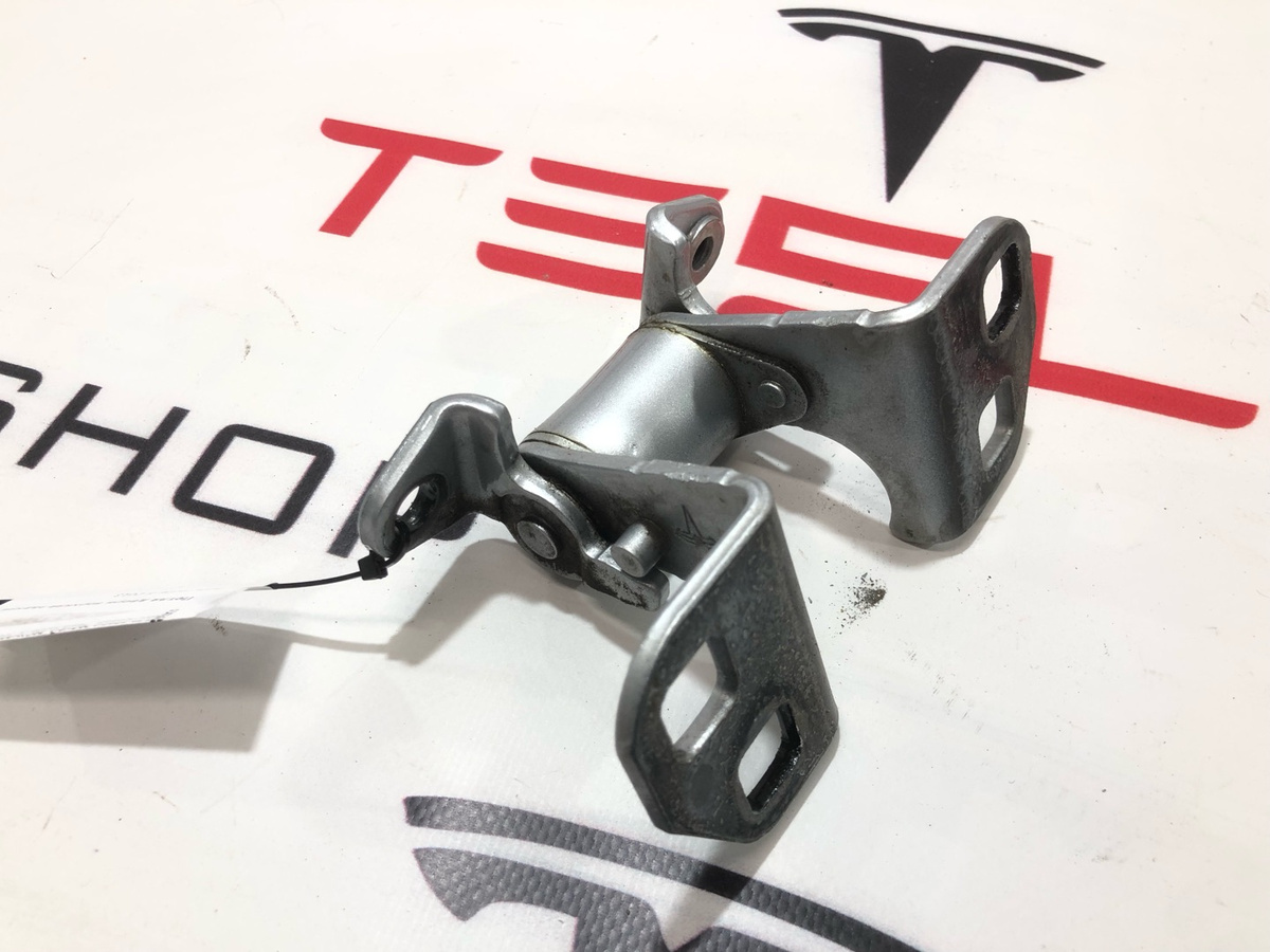 Петля двери к Tesla Model S 2013