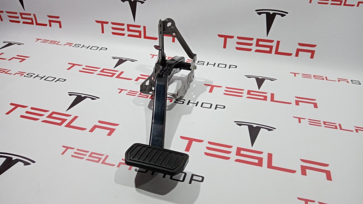 Педаль тормоза к Tesla Model S 2016