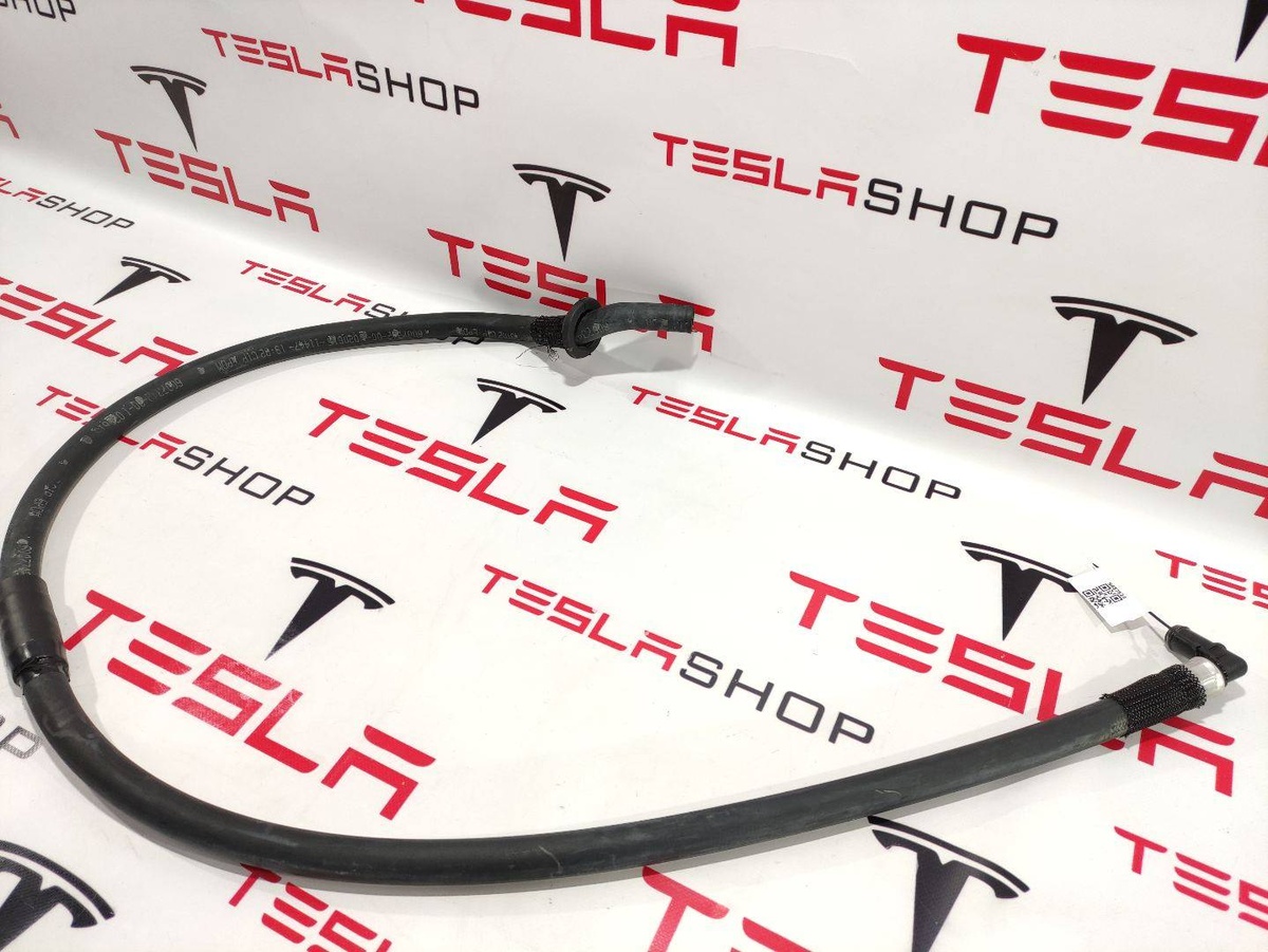 Трубка охлаждающей жидкости металлическая к Tesla Model S 2015