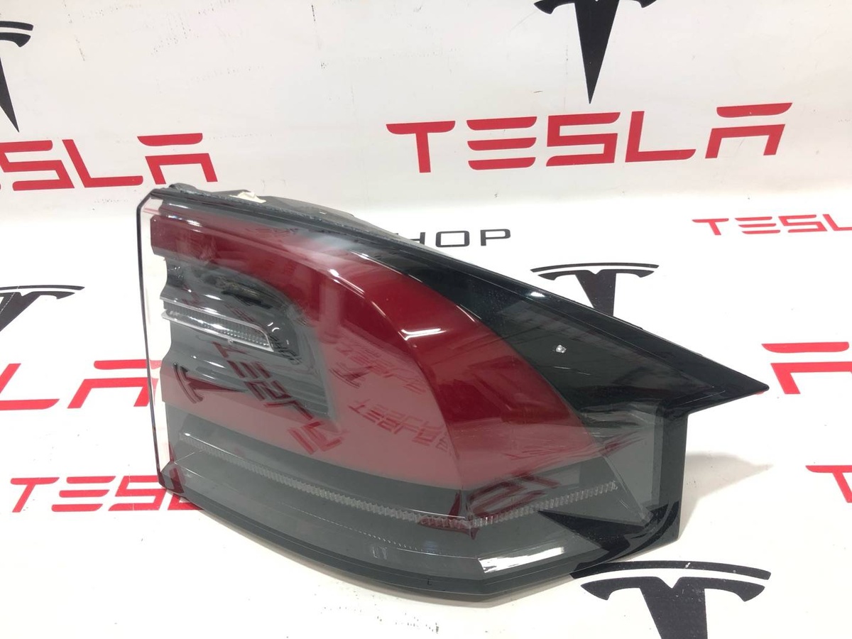 Фонарь задний правый к Tesla Model X 2019