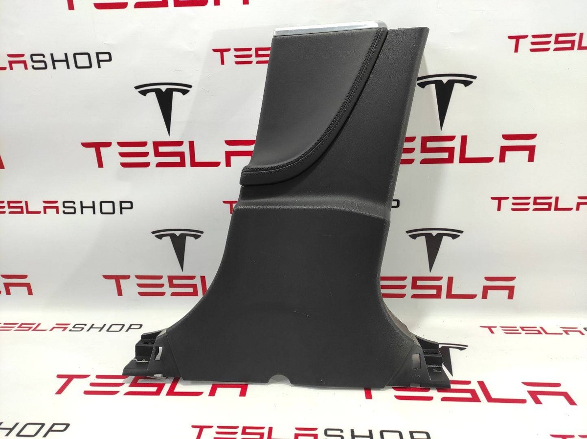 Обшивка стойки к Tesla Model S 2014