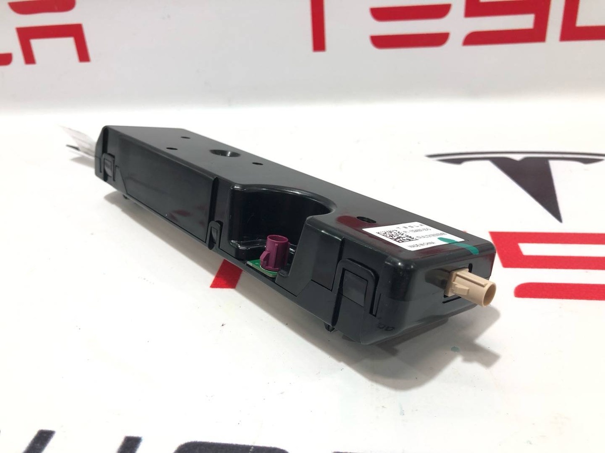 Антенна  к Tesla Model S 2021