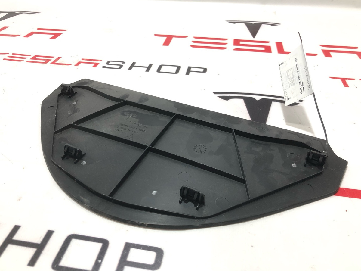 Монитор к Tesla Model X 2016