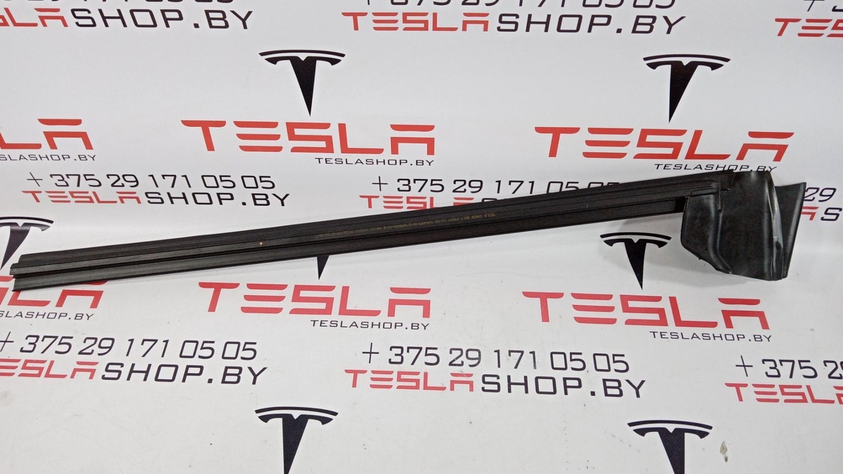 Уплотнитель к Tesla Model 3 2019