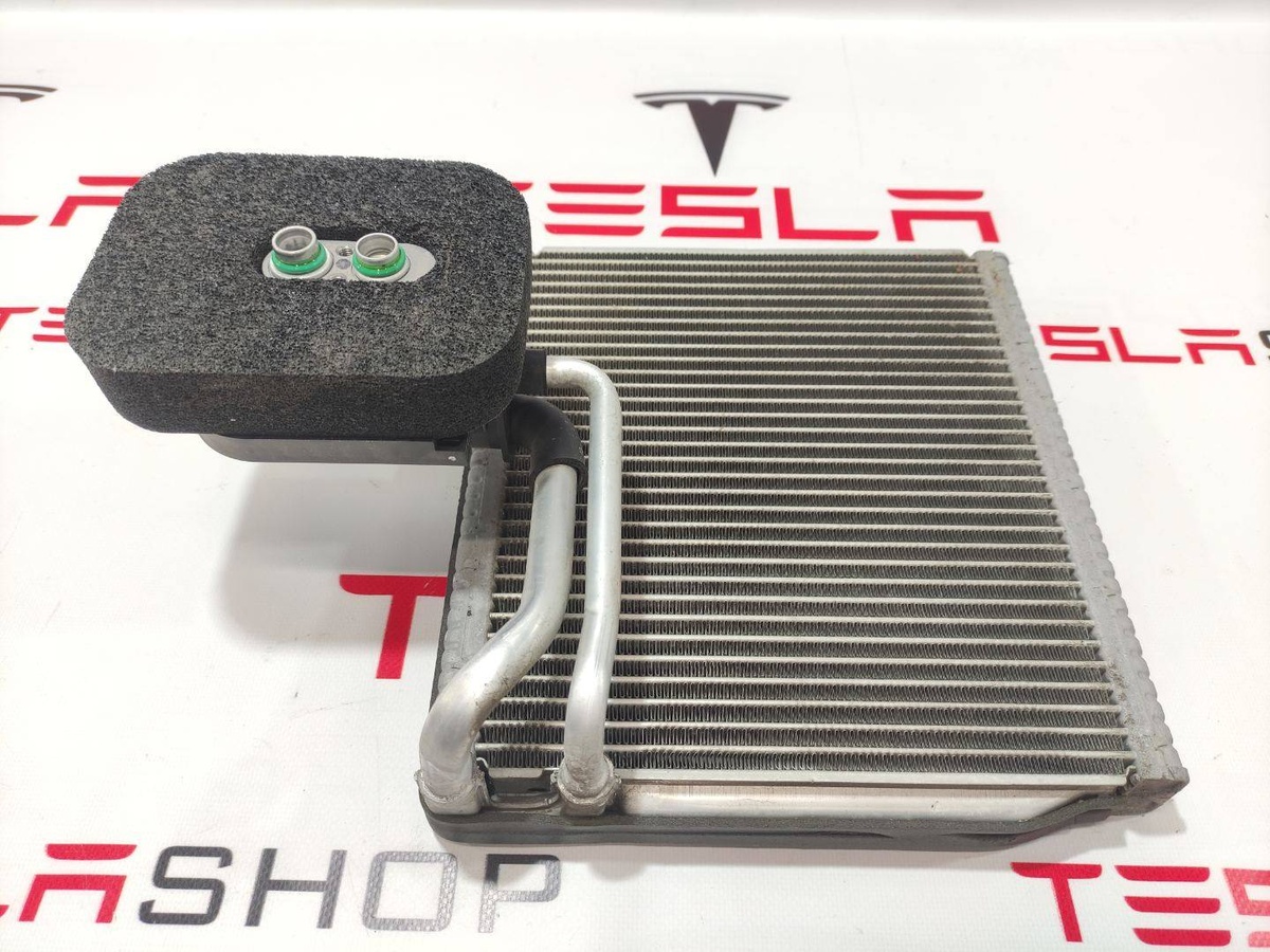 Радиатор EGR к Tesla Model S 2014