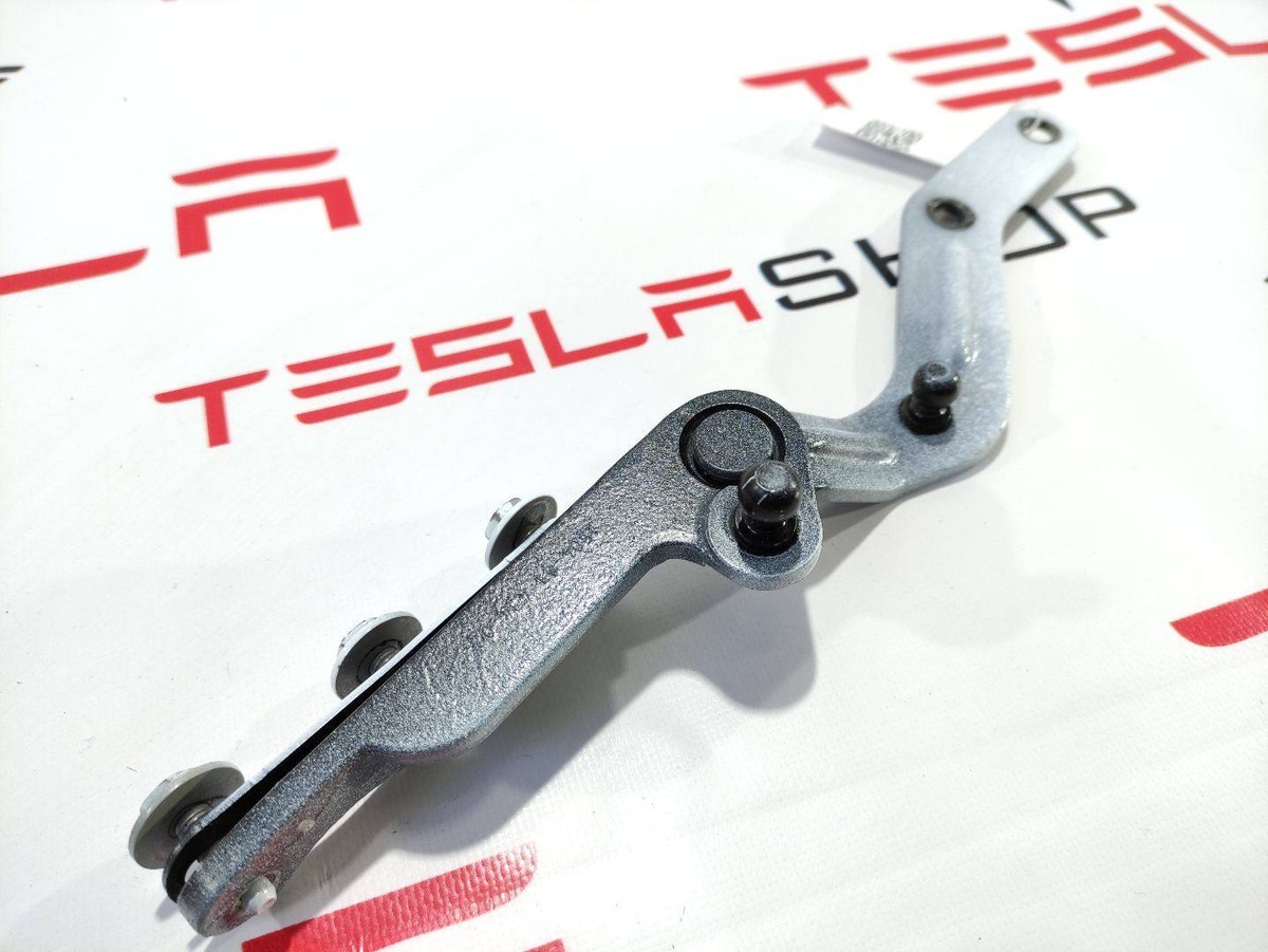 Петля двери к Tesla Model X 2016