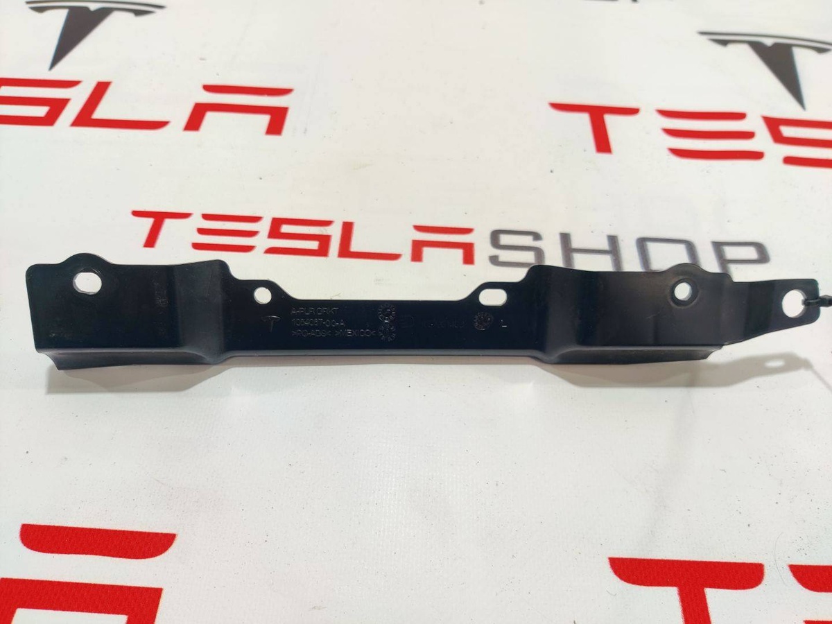 Крепление проводки к Tesla Model X 2019