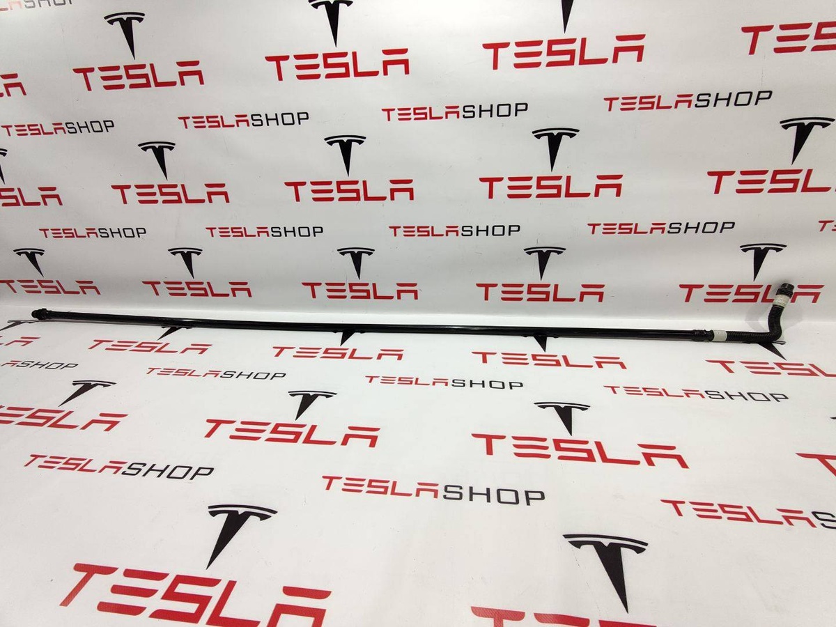Патрубок радиатора к Tesla Model 3 2019