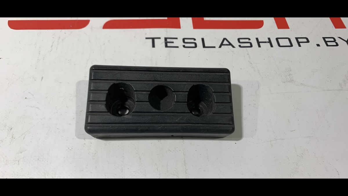 Опора под домкрат (поддомкратная подушка) к Tesla Model S 2012