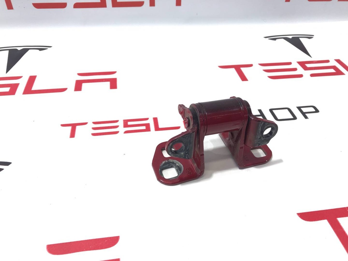 Петля двери к Tesla Model S 2021