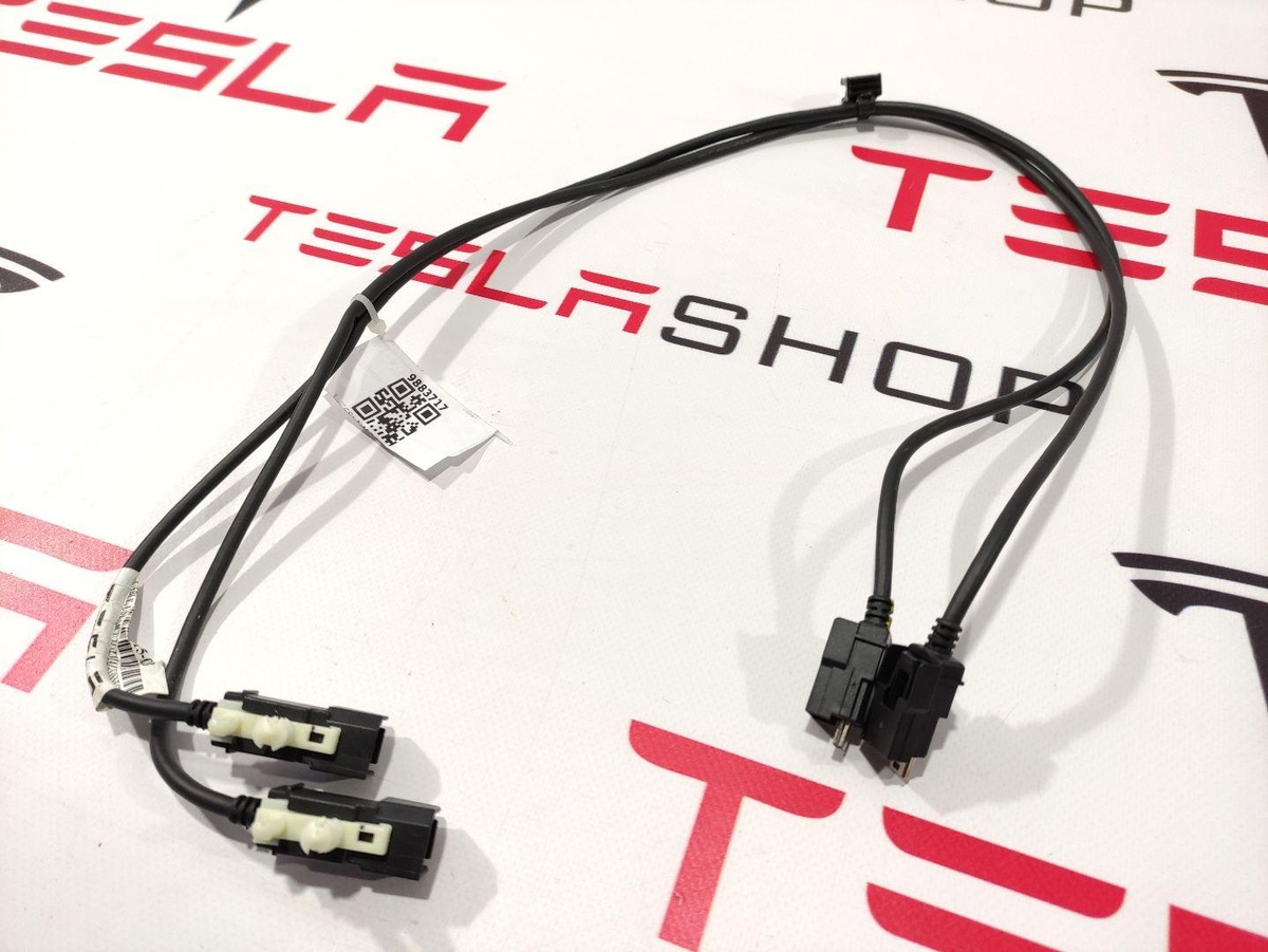Провод USB к Tesla Model S 2014