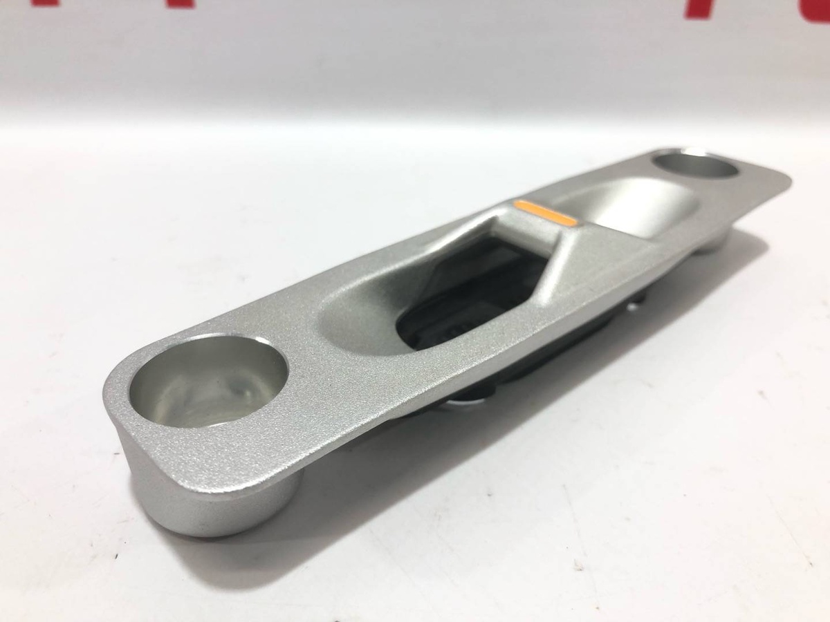 Петля двери к Rivian R1T 2022