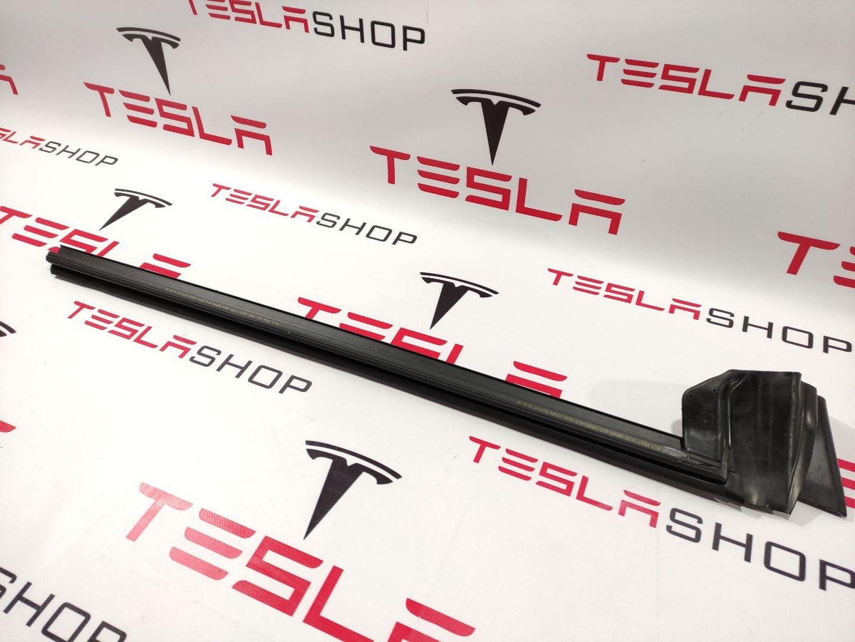 Уплотнитель к Tesla Model 3 2020