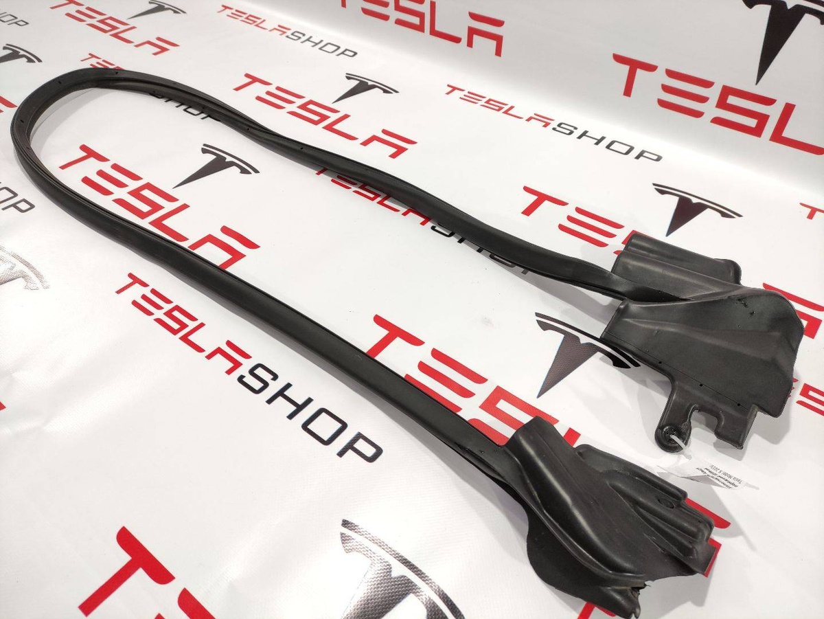 Уплотнитель к Tesla Model S 2015