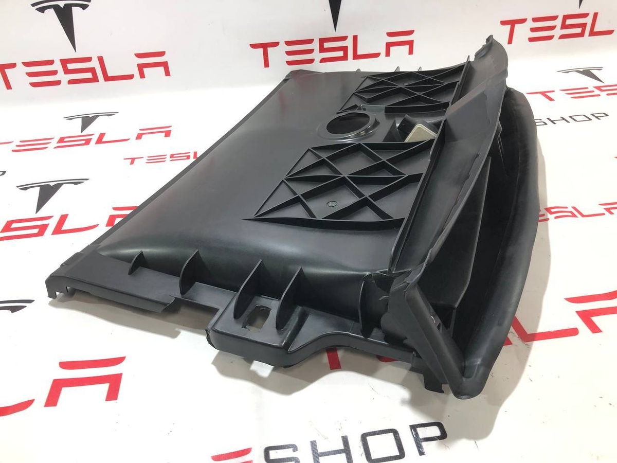 Корпус термостата к Tesla Model 3 2021