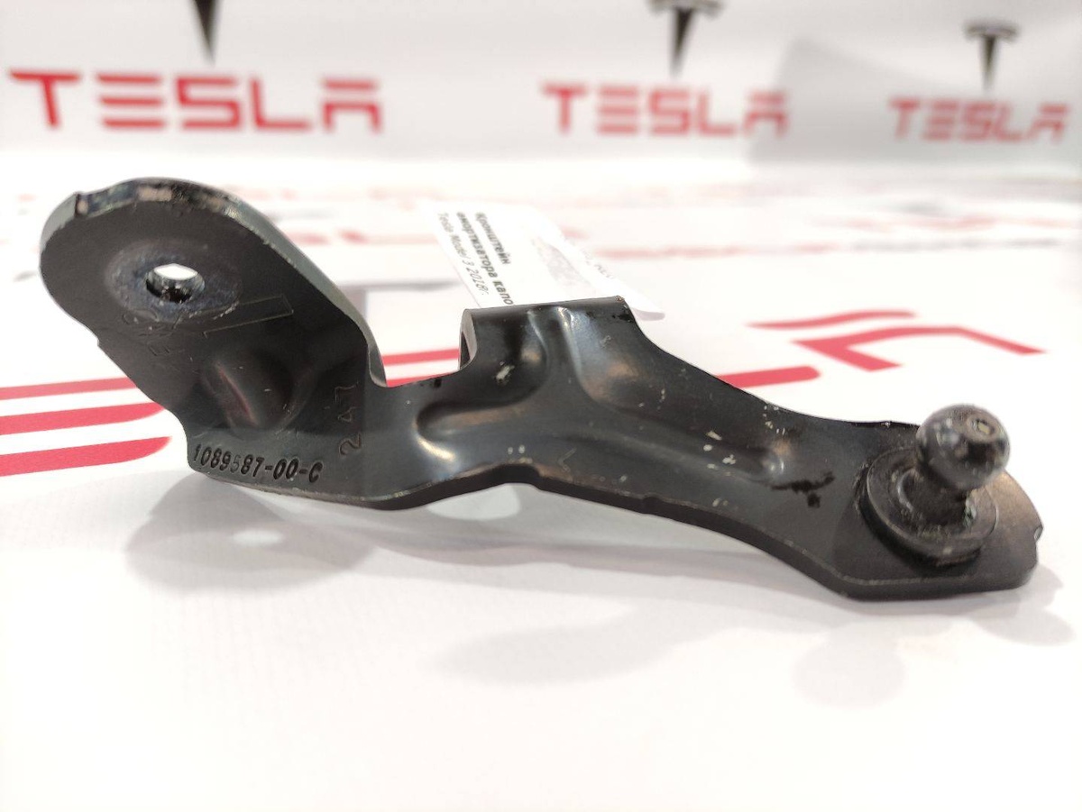 Механизм (прочие) к Tesla Model 3 2018