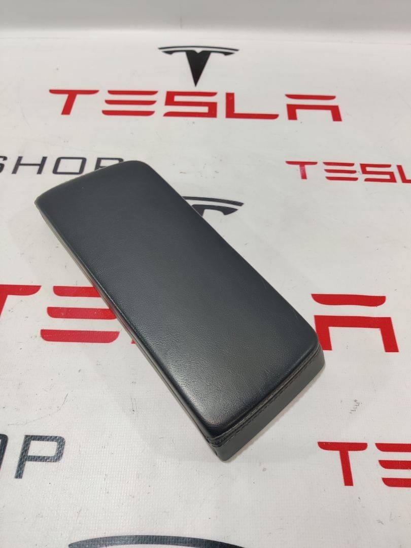 Подлокотник к Tesla Model S 2018