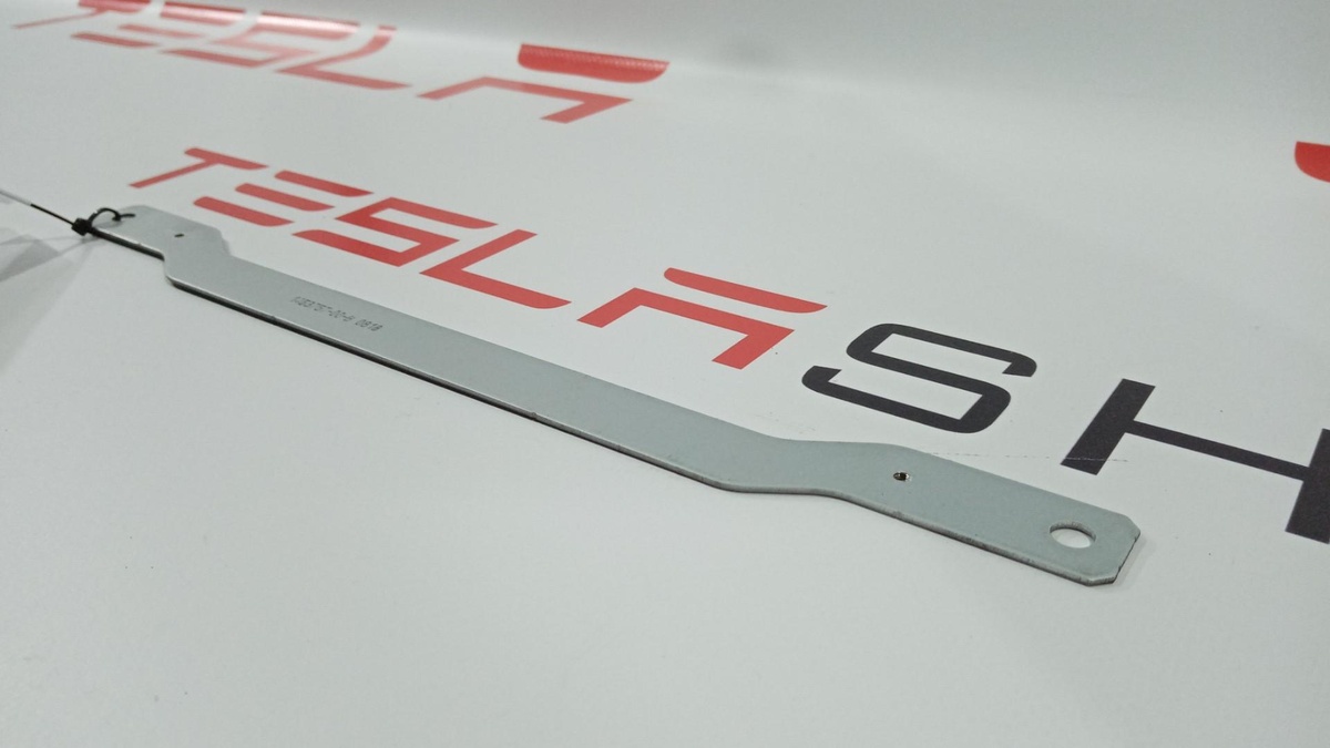 Кронштейн к Tesla Model S 2012
