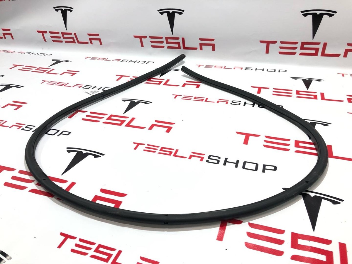 Уплотнитель к Tesla Model Y 2021