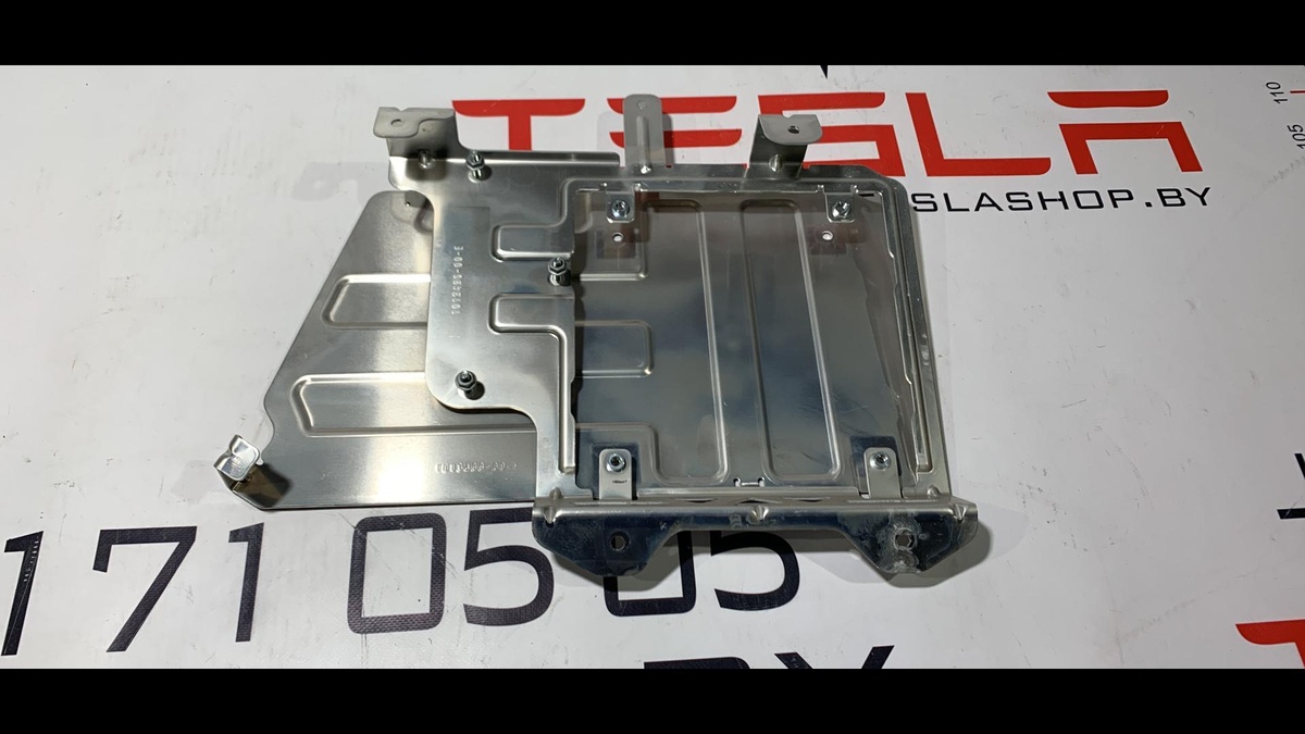 Накладка декоративная  к Tesla Model S 2014
