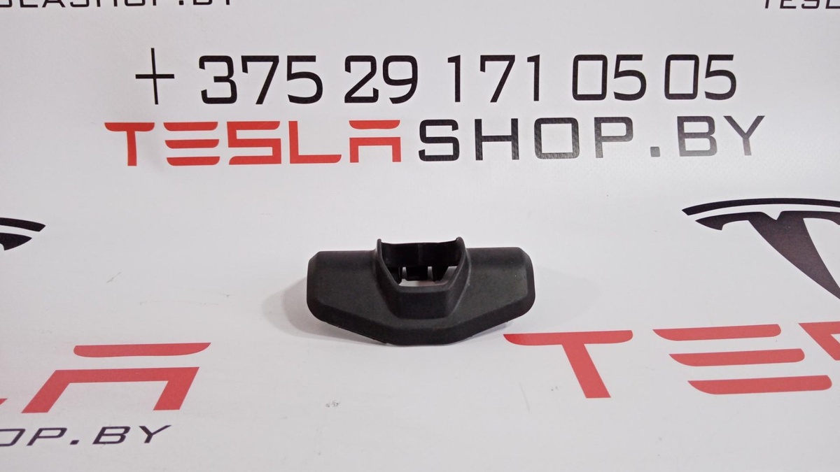Уплотнитель двери передней правой к Tesla Model 3 2019