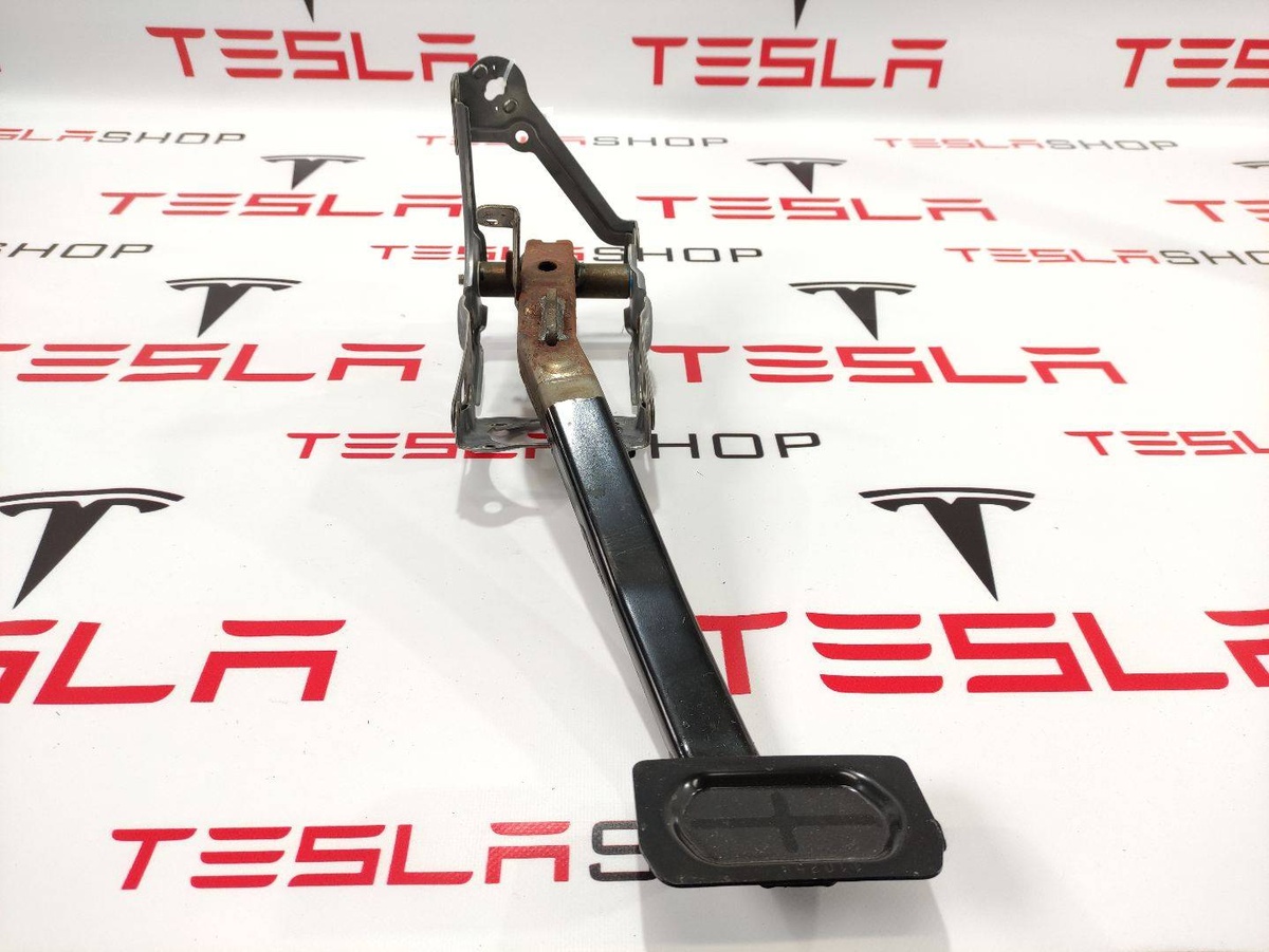 Педаль тормоза к Tesla Model S 2016