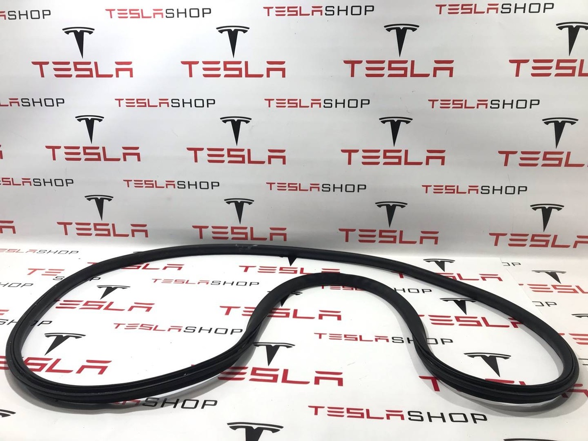 Уплотнитель багажника к Tesla Model S 2015