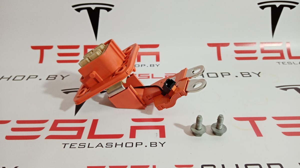 Разъем (фишка) проводки к Tesla Model 3 2019