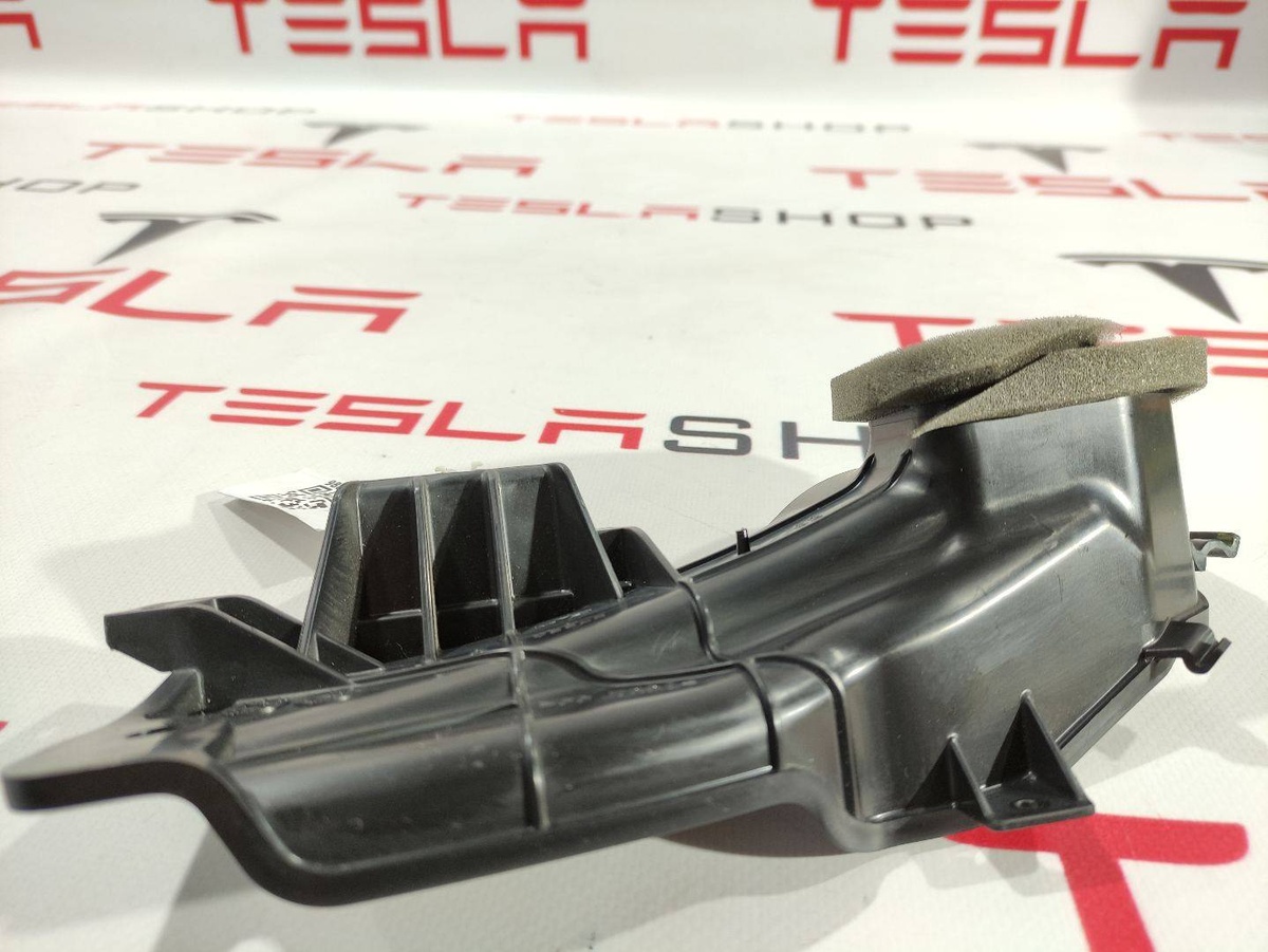 Воздухозаборник к Tesla Model 3 2019