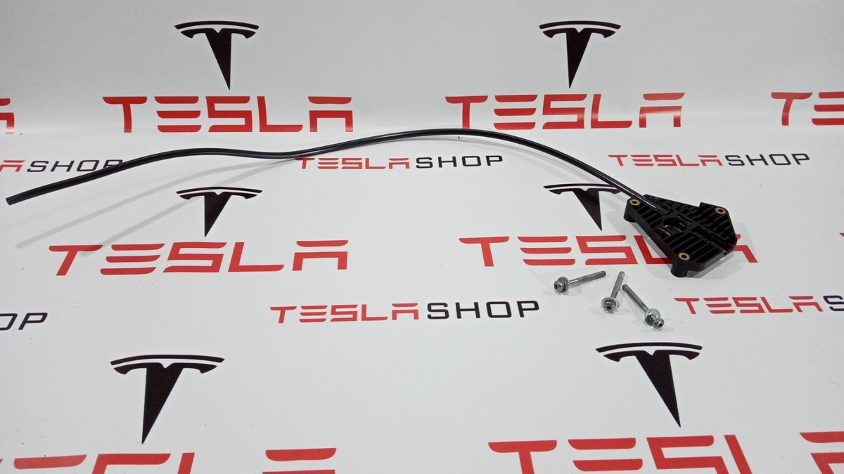 Кронштейн к Tesla Model S 2015