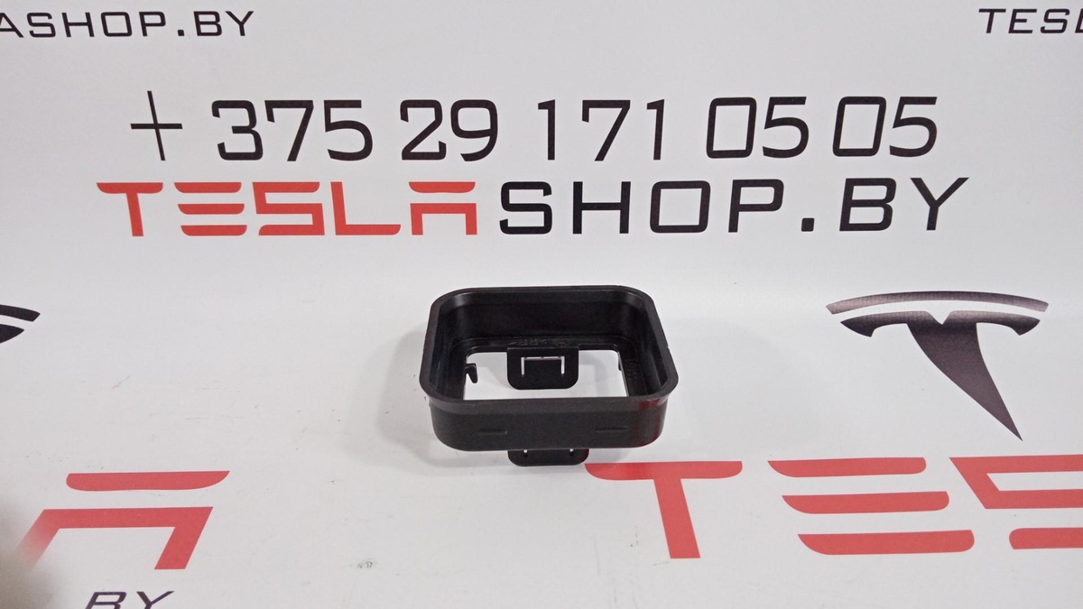 Воздуховод к Tesla Model X 2020