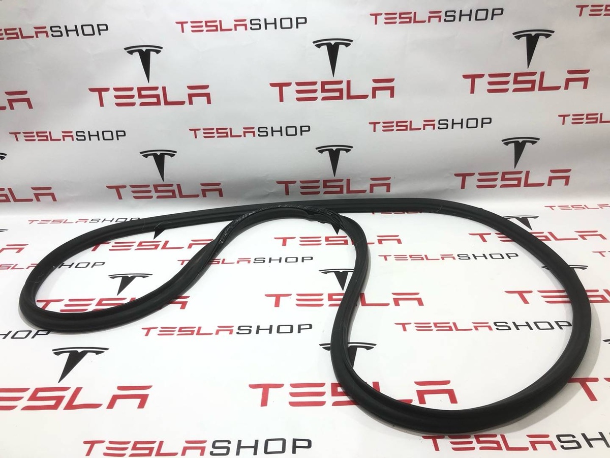 Уплотнитель багажника к Tesla Model S 2022
