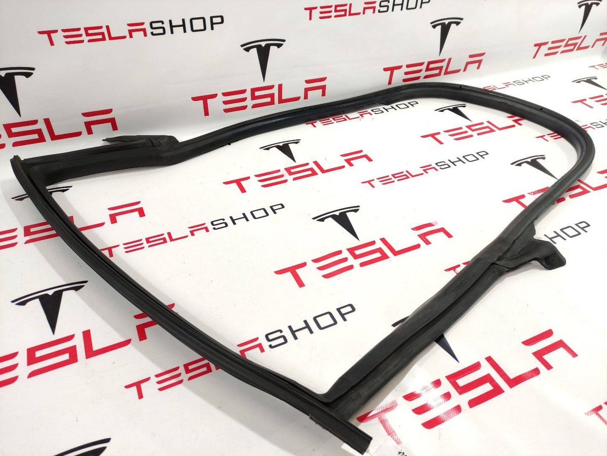 Уплотнитель к Tesla Model 3 2019