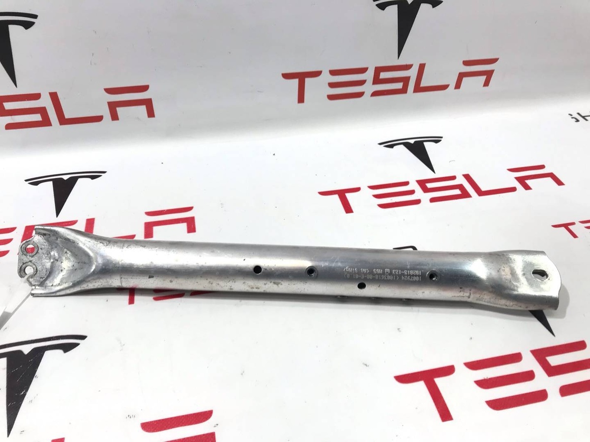 Распорка стоек к Tesla Model S 2015