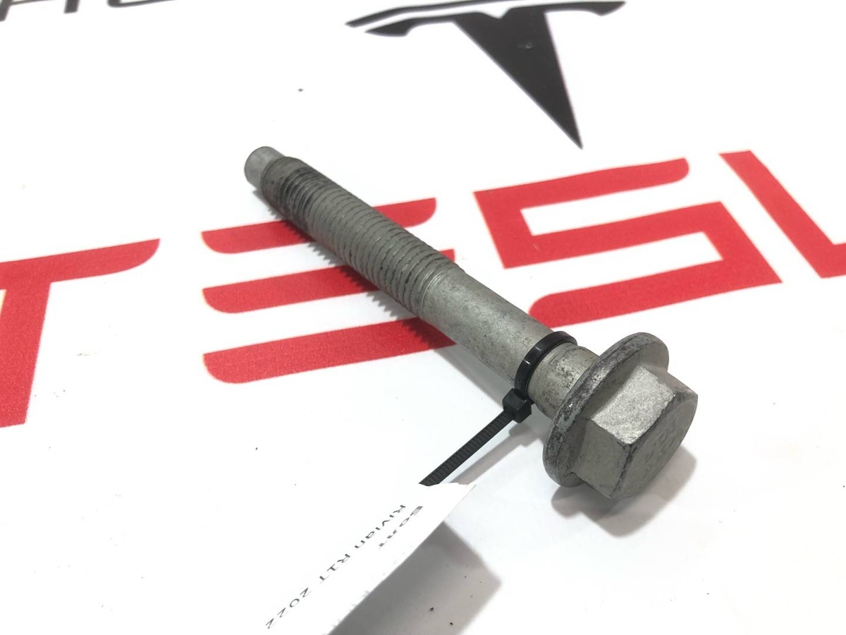 Болт к Rivian R1T 2022
