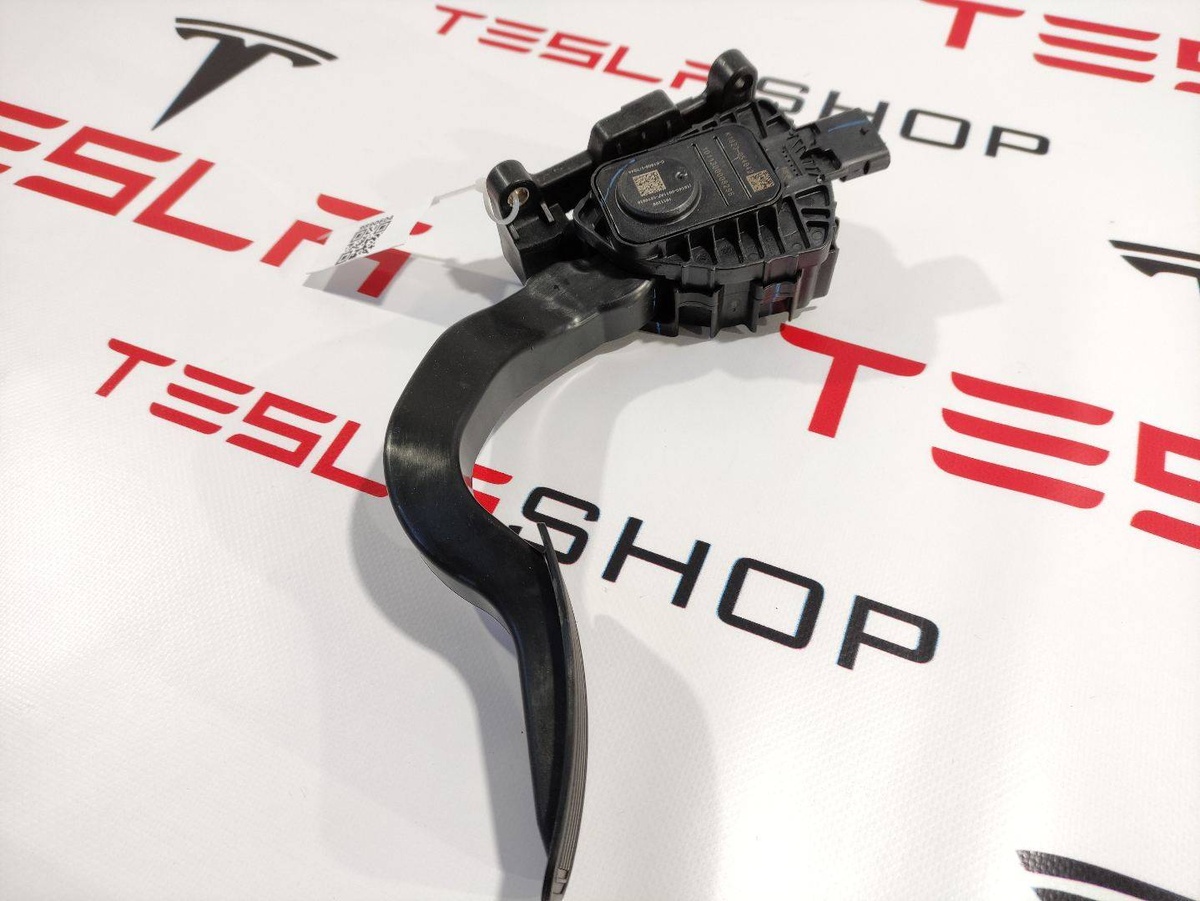 Педаль газа к Tesla Model 3 2020