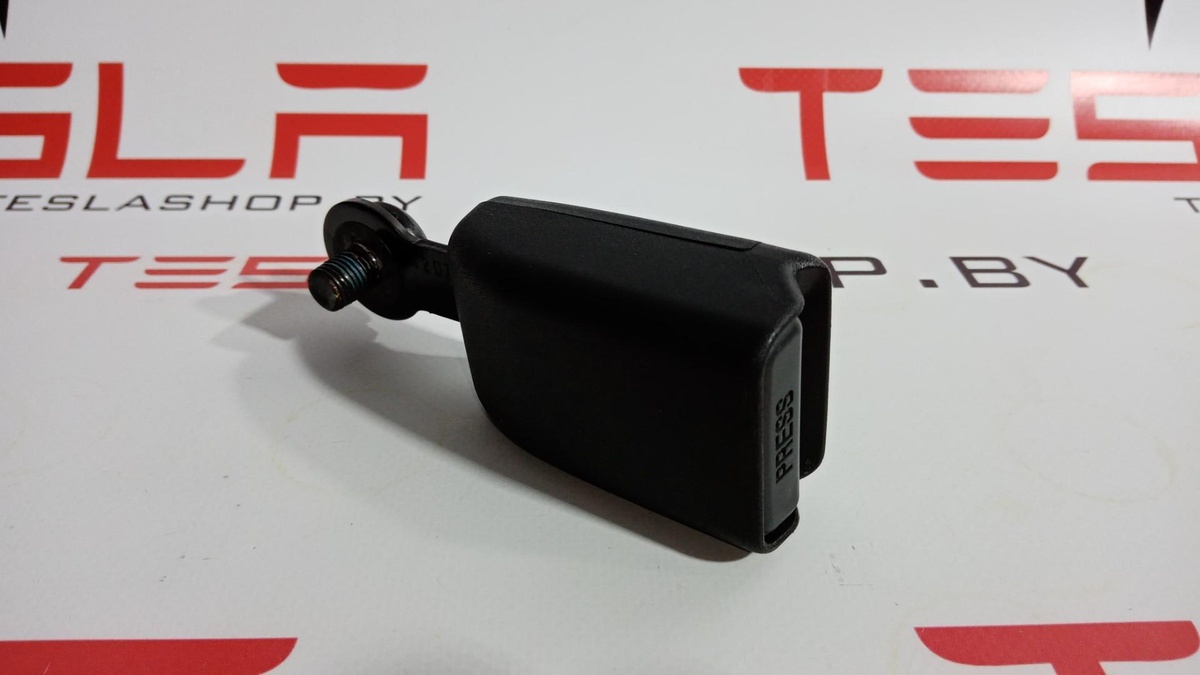 Замок ремня безопасности к Tesla Model S 2015