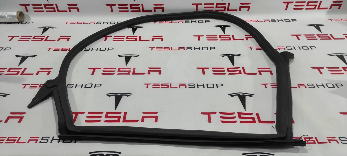 Уплотнитель к Tesla Model 3 2019