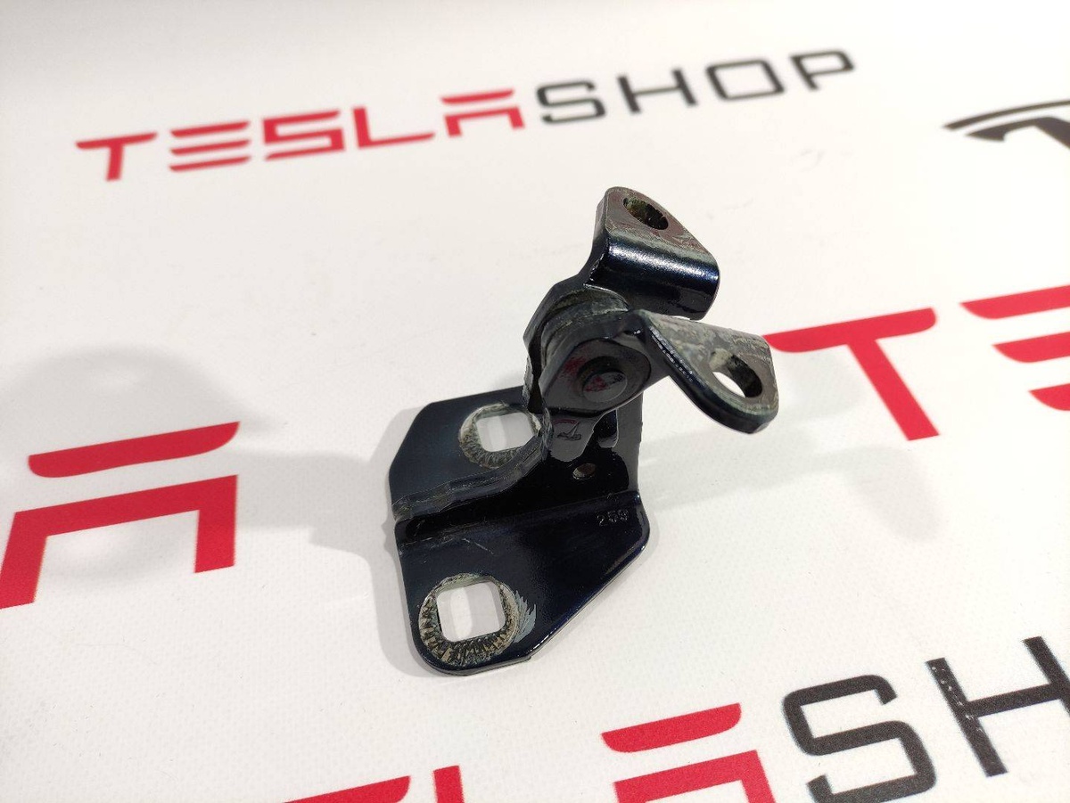 Петля двери к Tesla Model S 2014