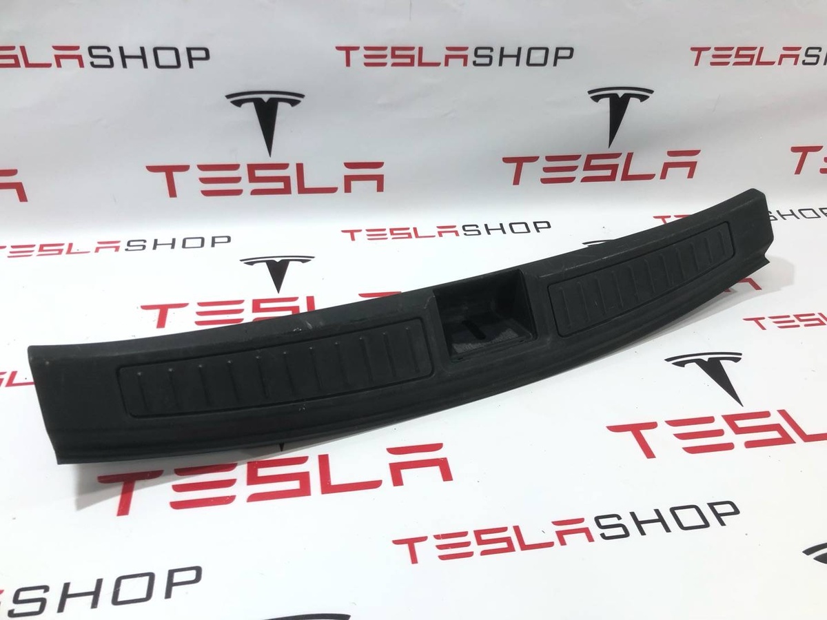 Пластик к Tesla Model S 2016
