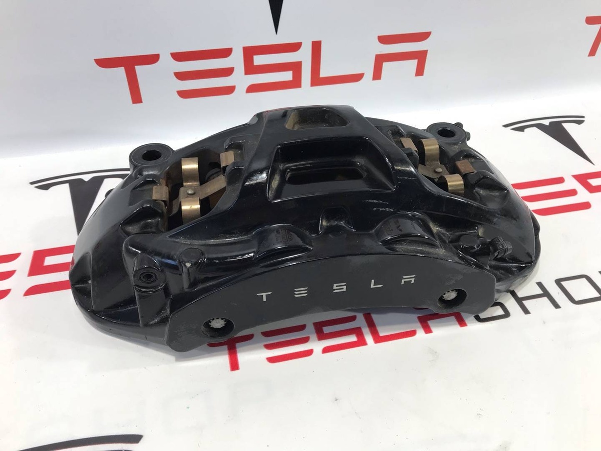 Суппорт передний правый к Tesla Model S 2021