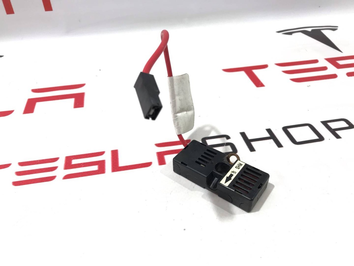 Антенна  к Tesla Model X 2017