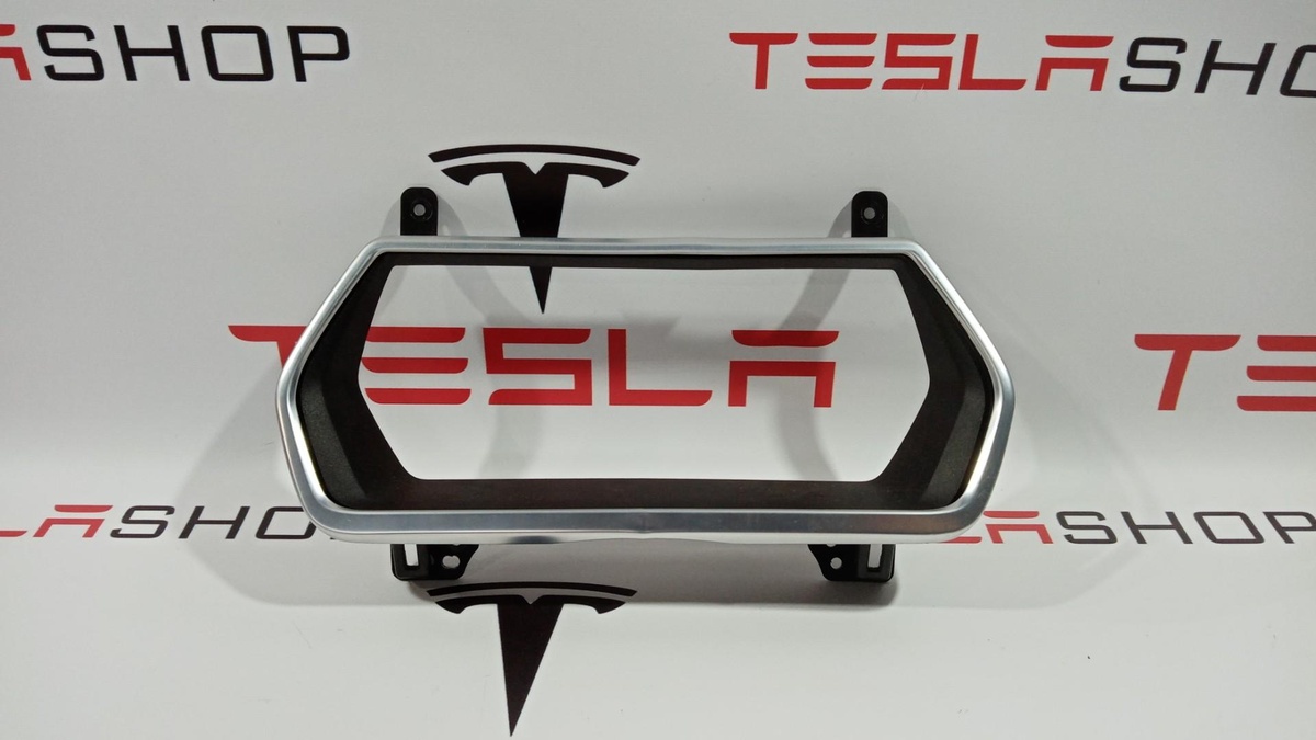 Щиток приборов (приборная панель) к Tesla Model S 2014
