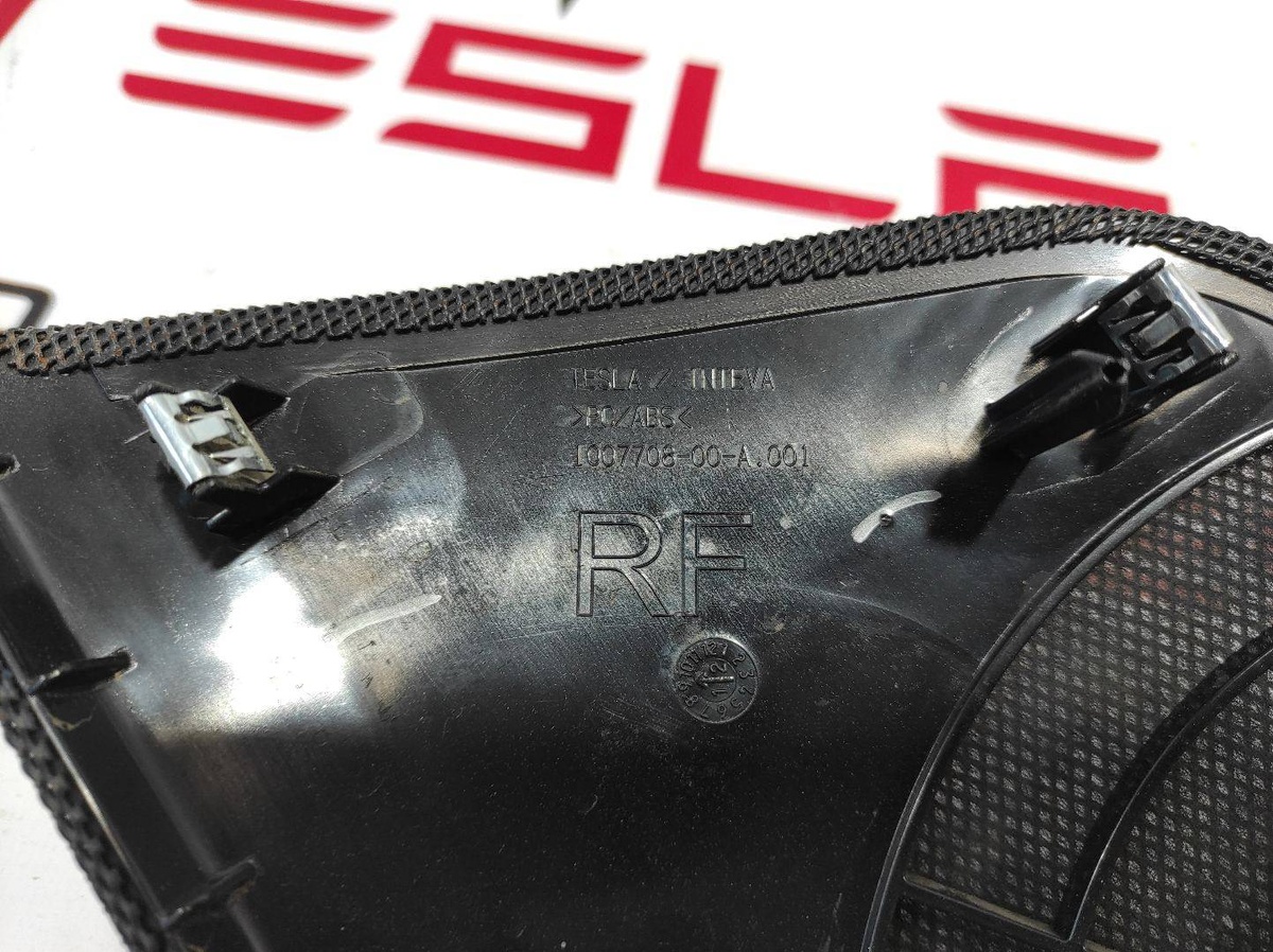 Сетка для динамика к Tesla Model S 2015