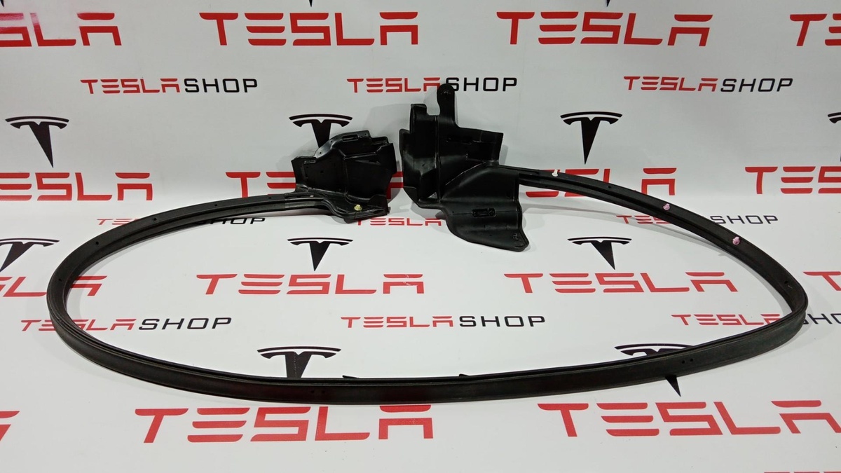 Уплотнитель к Tesla Model S 2015