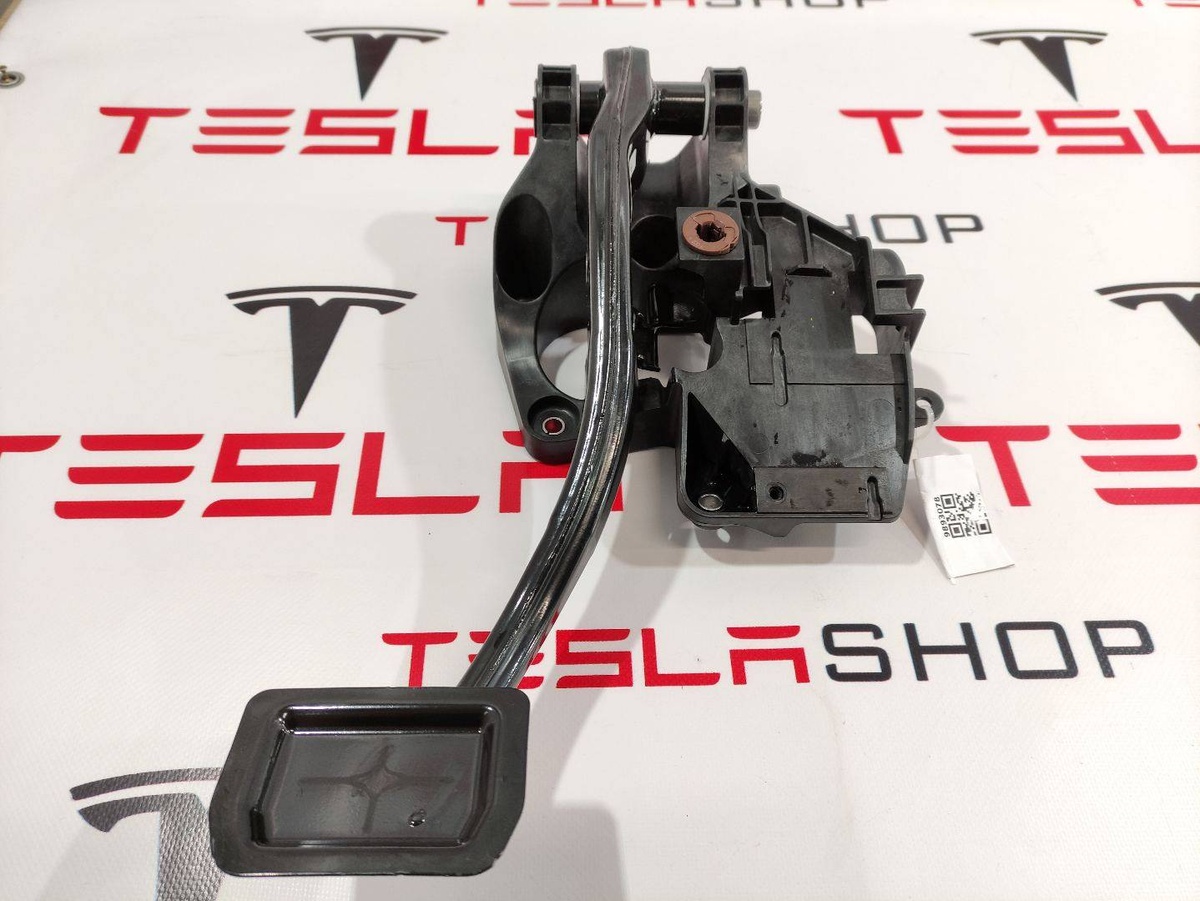 Педаль тормоза к Tesla Model 3 2019