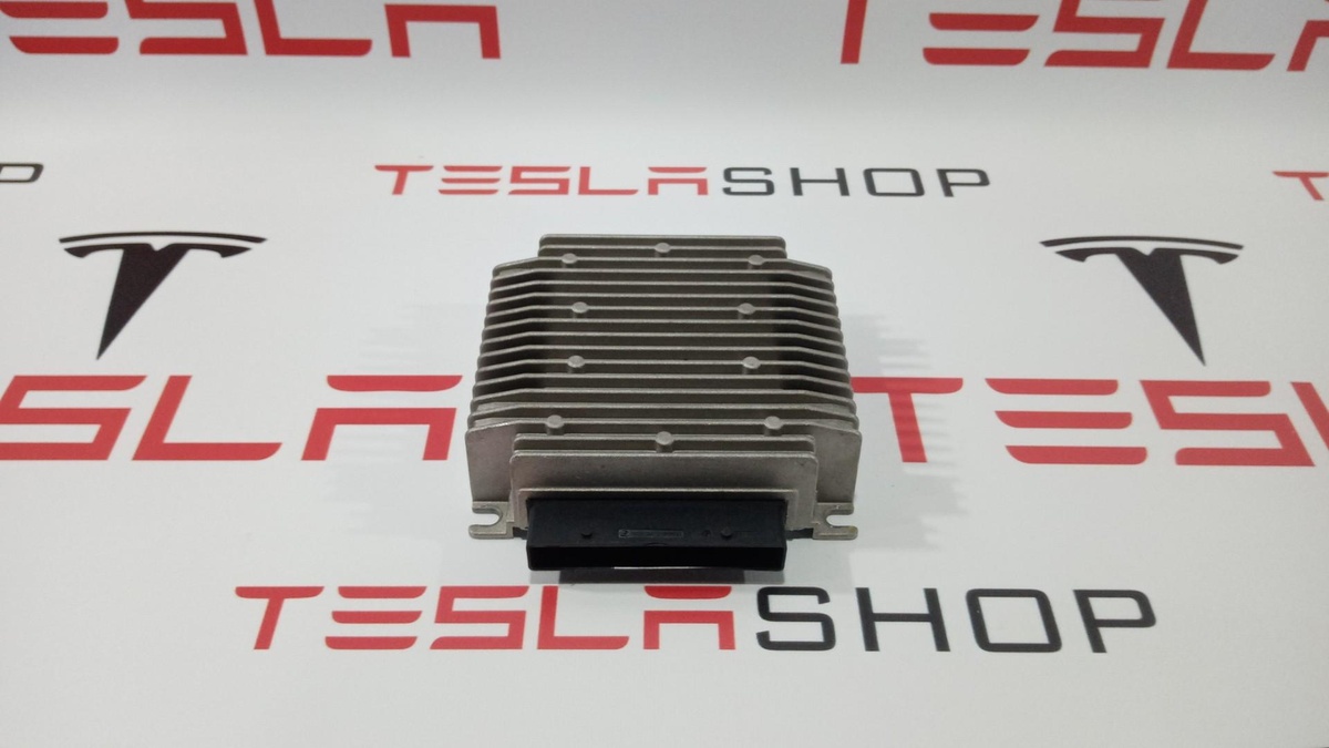 Усилитель музыкальный к Tesla Model S 2014