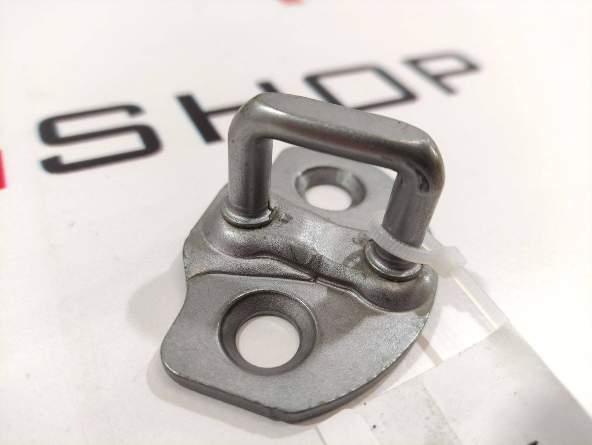 Петля двери к Tesla Model 3 2019